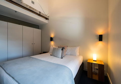 Sullivans Cove Apartments - Australian Directory 30