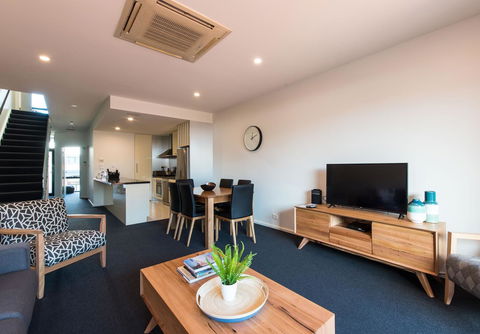 Sullivans Cove Apartments - Australian Directory 33
