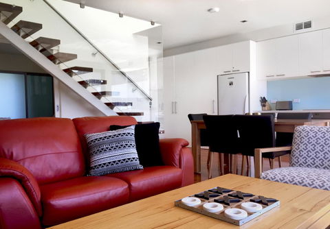 Sullivans Cove Apartments - Australian Directory 43