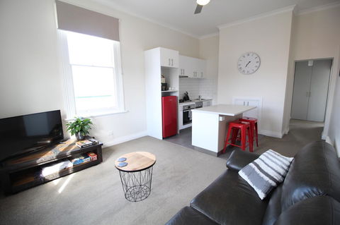 Trinity Hill Apartments - Australian Directory 18