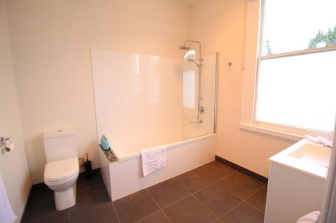 Trinity Hill Apartments - Australian Directory 19