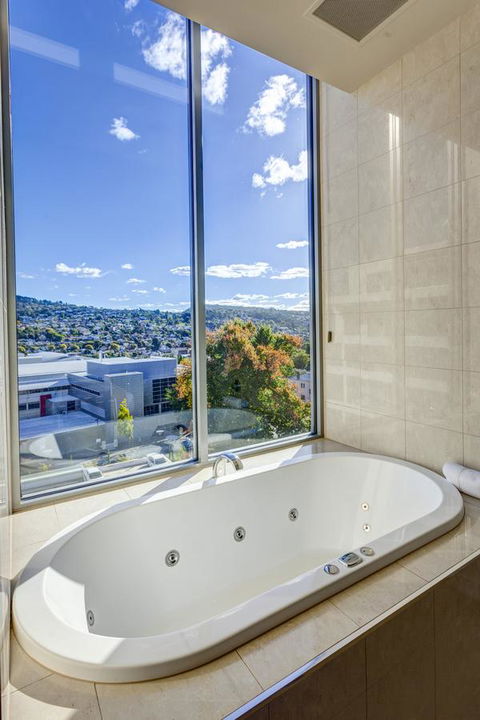 Mantra Charles Hotel - Australian Directory 2