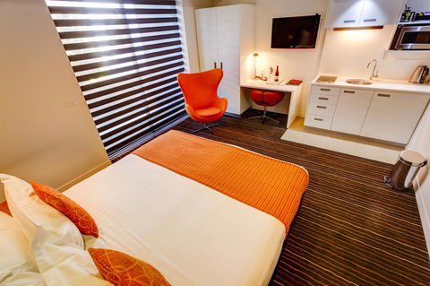 Mantra Charles Hotel - Australian Directory 40