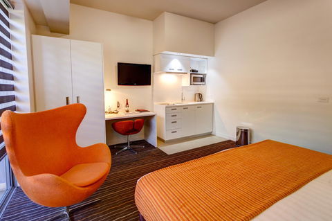 Mantra Charles Hotel - Australian Directory 38