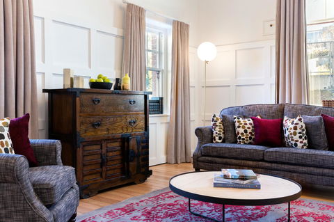 Rydges Hobart - Australian Directory 6