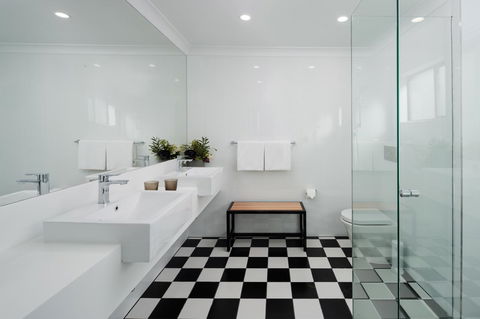 Rydges Hobart - Australian Directory 13