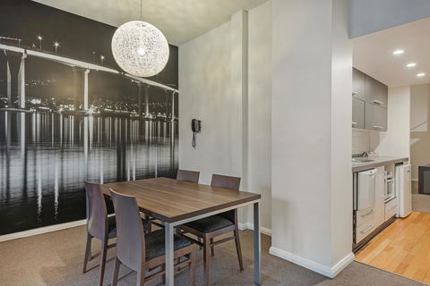 Mantra One Sandy Bay Road - Australian Directory 19