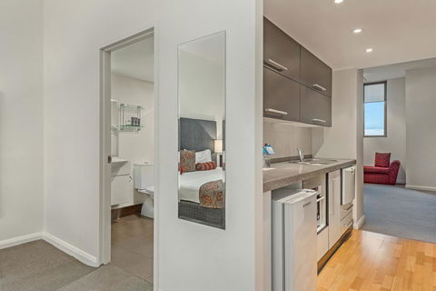 Mantra One Sandy Bay Road - Australian Directory 9