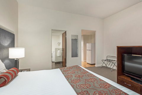 Mantra One Sandy Bay Road - Australian Directory 13