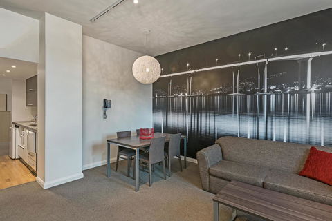 Mantra One Sandy Bay Road - Australian Directory 8