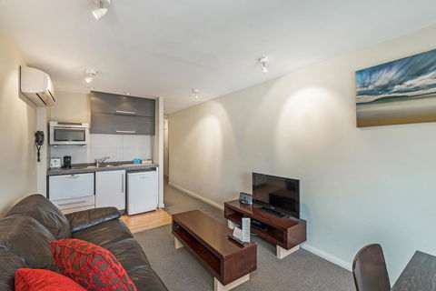 Mantra One Sandy Bay Road - Australian Directory 29