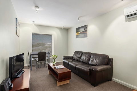 Mantra One Sandy Bay Road - Australian Directory 27