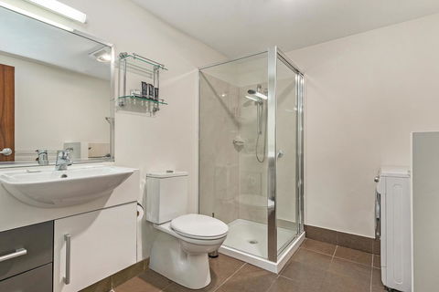 Mantra One Sandy Bay Road - Australian Directory 11