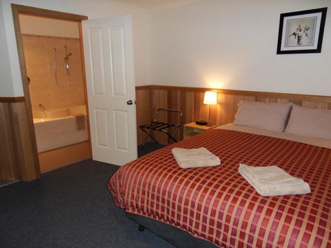 Driftwood Strahan Villas - Australian Directory 15