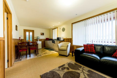 Driftwood Strahan Villas - Australian Directory 7
