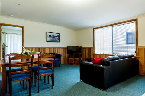 Driftwood Strahan Villas - Australian Directory 6