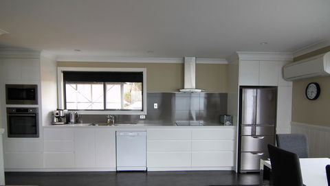 SEA EAGLE COTTAGE Amazing Views Of Bay Of Fires - Australian Directory 7