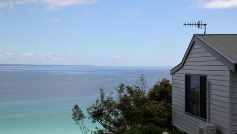 SEA EAGLE COTTAGE Amazing Views Of Bay Of Fires - Australian Directory 15