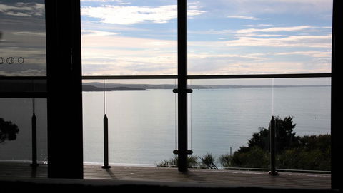 SEA EAGLE COTTAGE Amazing Views Of Bay Of Fires - Australian Directory 25