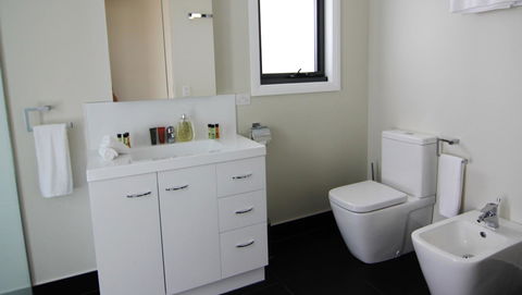 SEA EAGLE COTTAGE Amazing Views Of Bay Of Fires - Australian Directory 28