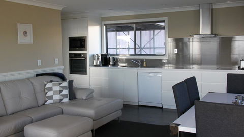SEA EAGLE COTTAGE Amazing Views Of Bay Of Fires - Australian Directory 23