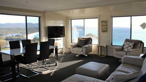 SEA EAGLE COTTAGE Amazing Views Of Bay Of Fires - Australian Directory 21