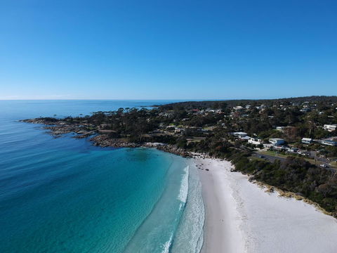SEA EAGLE COTTAGE Amazing Views Of Bay Of Fires - Australian Directory 13