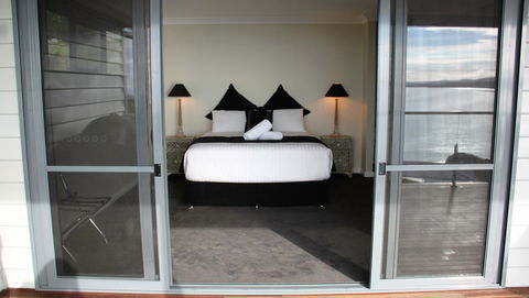 SEA EAGLE COTTAGE Amazing Views Of Bay Of Fires - Australian Directory 8