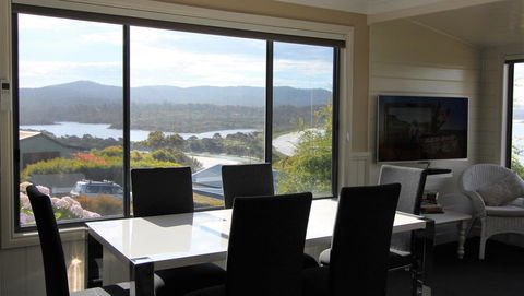 SEA EAGLE COTTAGE Amazing Views Of Bay Of Fires - Australian Directory 24