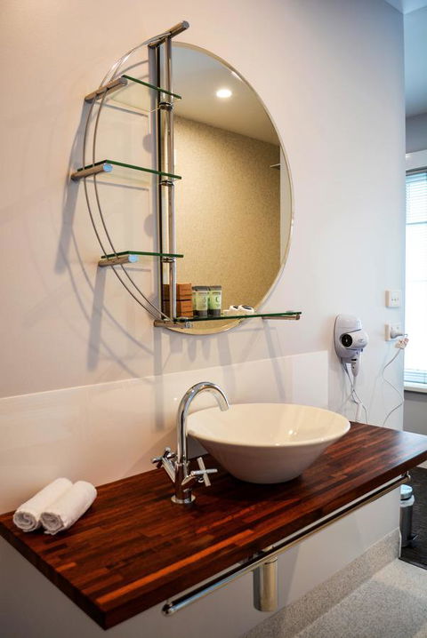 Heathfield Apartments - Australian Directory 9