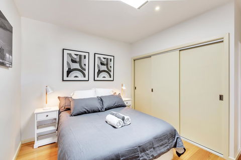 Bellerive Marina View Apartments NO 27 - Australian Directory 8