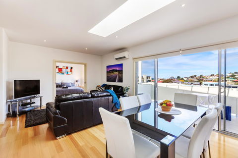Bellerive Marina View Apartments NO 27 - Australian Directory 2