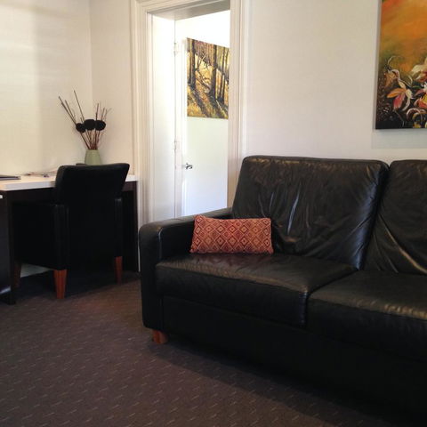 Auldington Hotel - Australian Directory 43