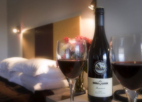 Auldington Hotel - Australian Directory 35