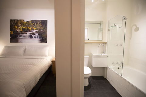 Hotel Launceston - Australian Directory 10