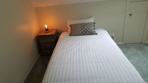City Townhouse Walking Distance To City - Australian Directory 7
