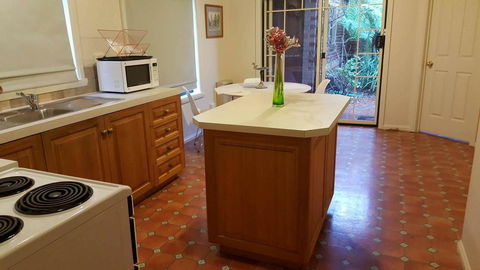 City Townhouse Walking Distance To City - Australian Directory 6