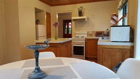 City Townhouse Walking Distance To City - Australian Directory 9