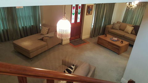 City Townhouse Walking Distance To City - Australian Directory 8