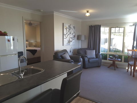 On The Terrace - Australian Directory 36