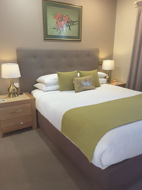 On The Terrace - Australian Directory 20