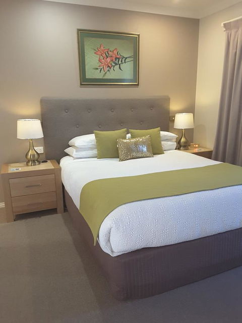 On The Terrace - Australian Directory 10