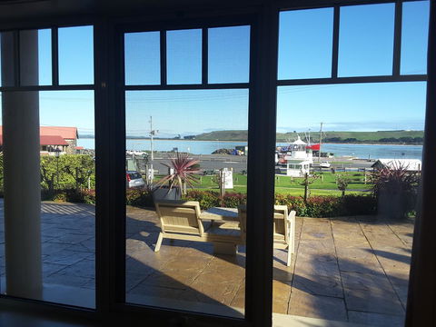 On The Terrace - Australian Directory 40