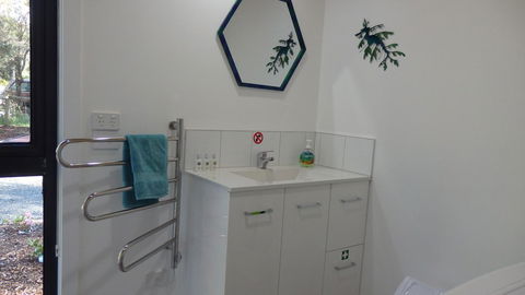 Karoola Cottage Self Contained - Australian Directory 7