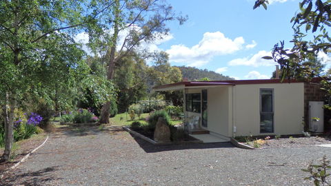 Karoola Cottage Self Contained - Australian Directory 10