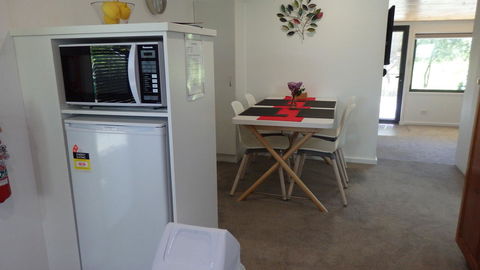 Karoola Cottage Self Contained - Australian Directory 6