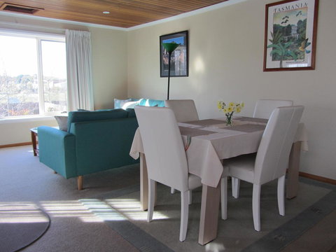 Elm Trees Accommodation @ Ross - Australian Directory 13