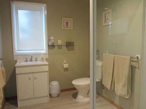 Elm Trees Accommodation @ Ross - Australian Directory 10