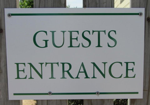 Elm Trees Accommodation @ Ross - Australian Directory 8