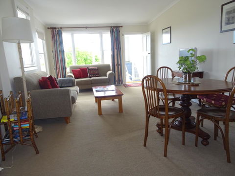 Highbury Apartments - Australian Directory 16